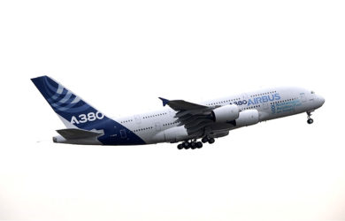 Primer vuelo del Airbus A380 con combustible 100% sostenible (SAF).