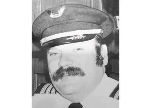 Capitán Armando Augusto Duplat Gómez, piloto colombiano.