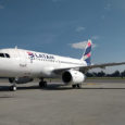 Airbus A319 de LATAM Ecuador operando el nuevo vuelo entre Quito y Bogotá.