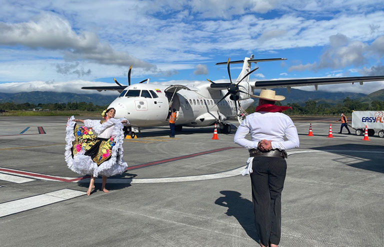 Vuelo inaugural de EasyFly entre Medellín y Pitalito.