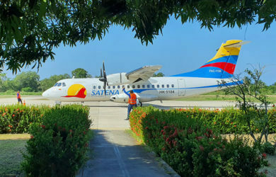 ATR 42 de Satena en el aeropuerto de Tolú.