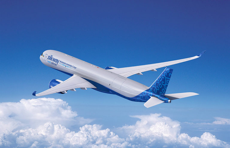 Airbus A350F de Silk Way West Airlines.