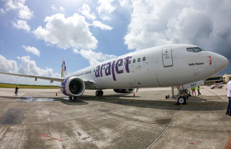 Boeing 737 MAX 8 de Arajet en el aeropuerto Las Américas de Santo Domingo.