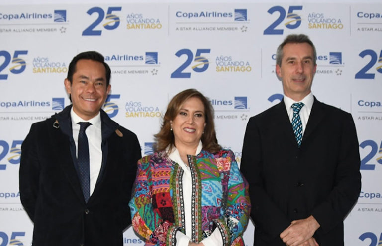 Celebración del aniversario de los vuelos de Copa entre Panamá y Santiago de Chile.
