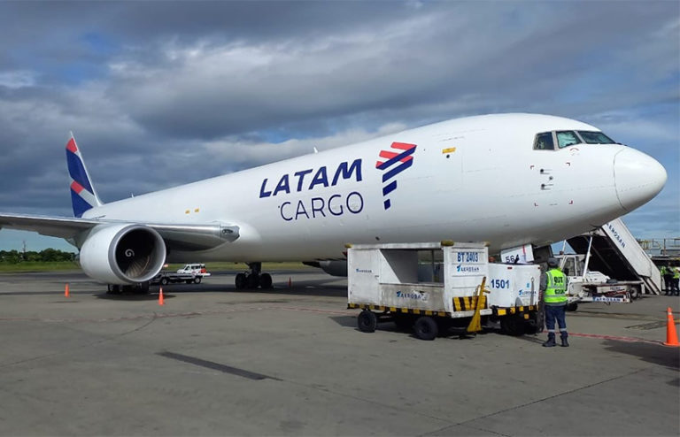 Boeing 767BCF de LATAM Cargo.