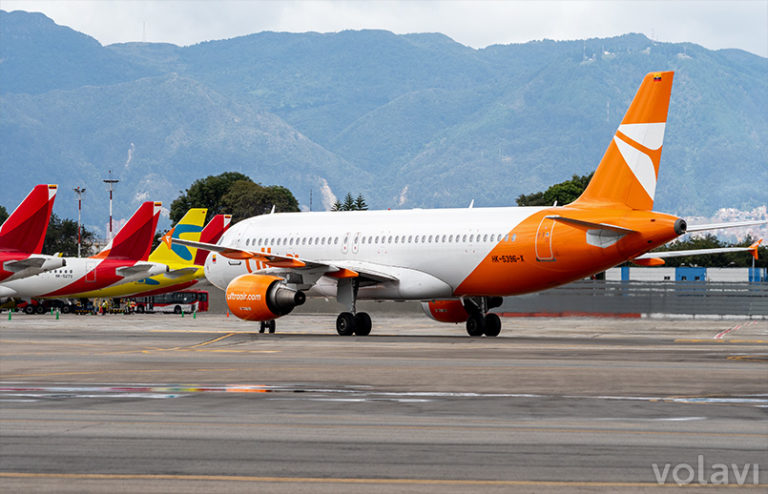 Airbus A320 de Ultra Air (HK-5396), en el aeropuerto Eldorado de Bogotá.