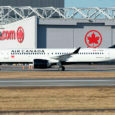Airbus A220-300 de Air Canada en Montreal.