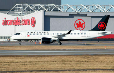 Airbus A220-300 de Air Canada en Montreal.