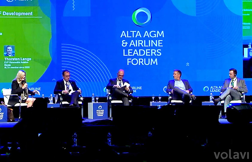 Panel sobre combustible de aviación sostenible en el ALTA Leaders Forum 2022 en Buenos Aires.