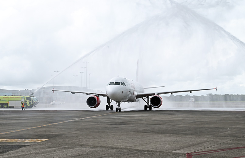 Airbus A319 de Air Canada en su bienvenida a Panamá.