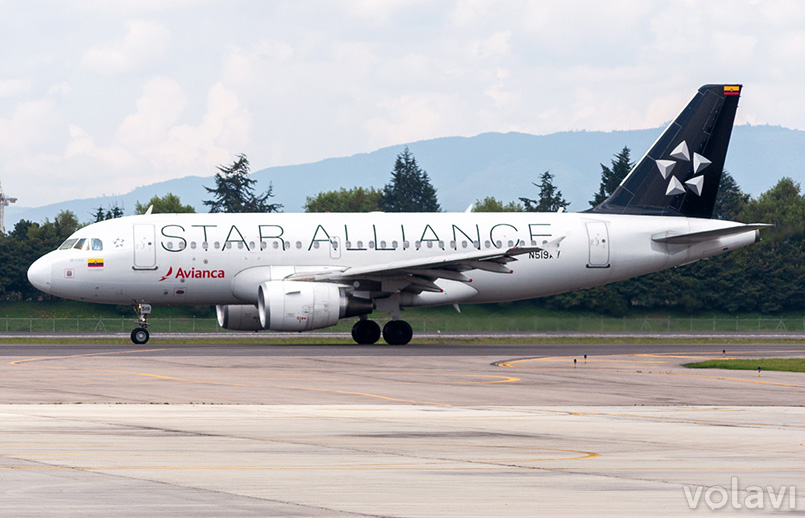Airbus A319 de Avianca con livery de Star Alliance en el Aeropuerto Eldorado de Bogotá.