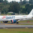 Airbus A320neo de JetSmart aterrizando en Medellín procedente de Santiago de Chile.