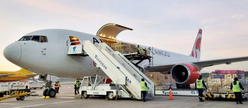 Boeing 767-300F de Air Canada Cargo en el Aeropuerto Internacional Eldorado de Bogotá.