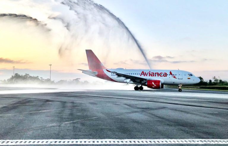 Airbus A320 de Avianca en el vuelo inaugural de Avianca entre Bucaramanga y Miami.