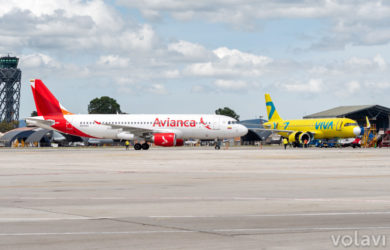 Airbus A320 de Avianca y Viva Air en el Aeropuerto Eldorado de Bogotá.