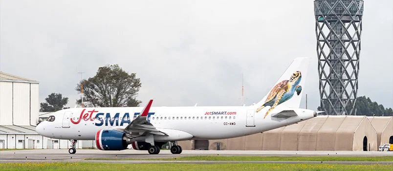 Airbus A320neo de JetSmart en el Aeropuerto Eldorado de Bogotá.