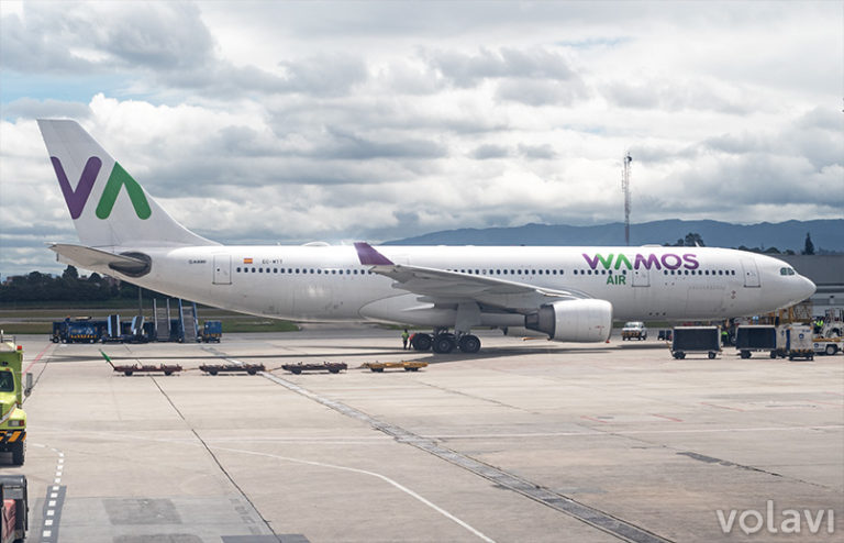 Airbus A330-200 de Wamos Air en el Aeropuerto Internacional Eldorado de Bogotá.