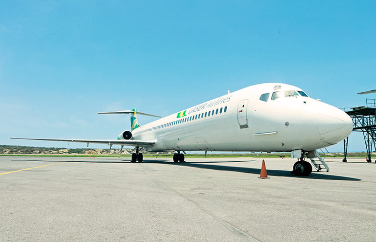 McDonnell Douglas MD-83 de Laser Airlines en Caracas.