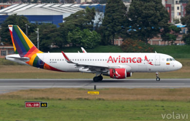Airbus A320 de Avianca Express en Bogotá (N724AV).