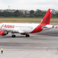 Airbus A320 de Avianca (matrícula N411AE), saliendo del Aeropuerto Eldorado de Bogotá.