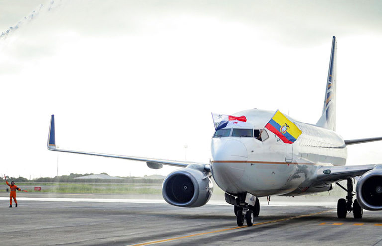 Bienvenida al vuelo inaugural de Copa Airlines entre Panamá y Manta, Ecuador.