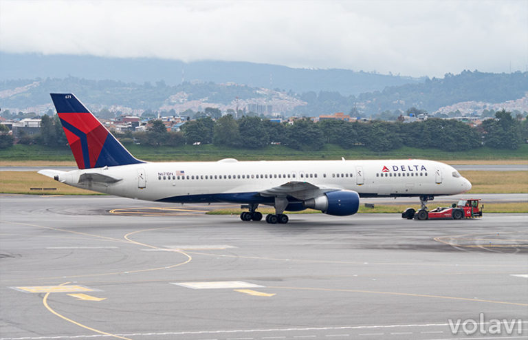 Boeing 757-200 de Delta Air Lines en Bogotá.