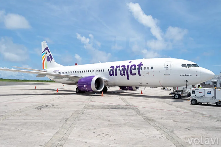 Boeing 737 MAX 8 de Arajet en posición remota luego de aterrizar desde Bogotá.