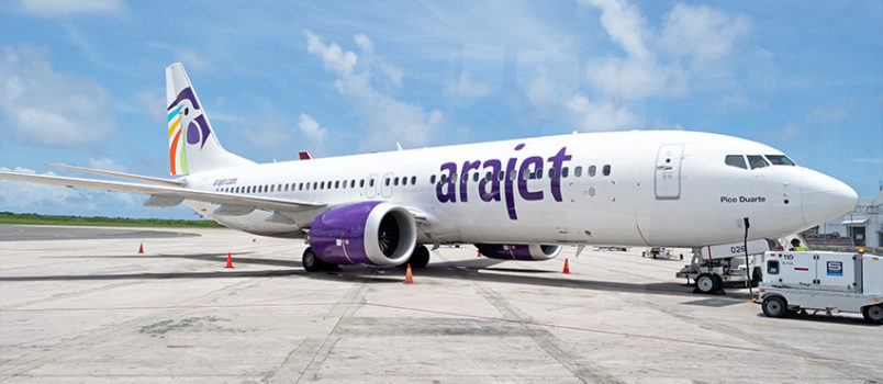 Boeing 737 MAX 8 de Arajet en posición remota luego de aterrizar desde Bogotá.
