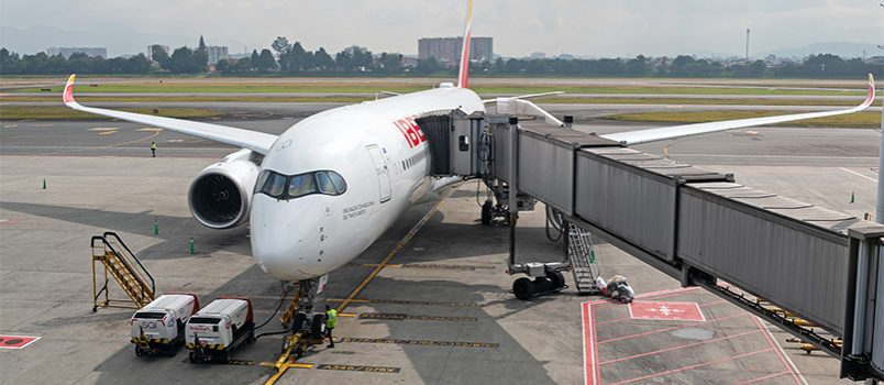 Airbus A350 "Next" de Iberia en el Aeropuerto El Dorado de Bogotá.