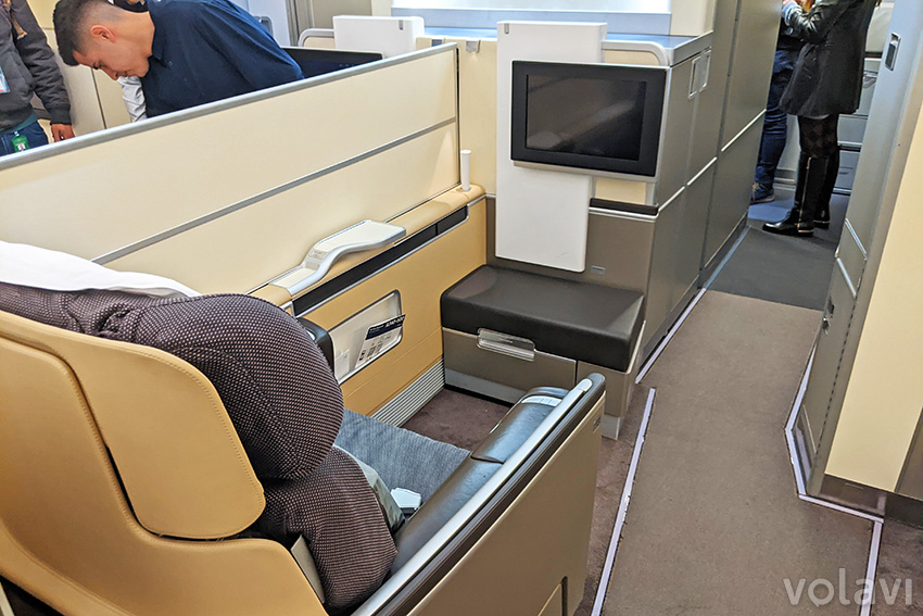 Asiento de primera clase del Airbus A340-600 de Lufthansa.