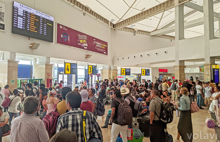 Terminal nacional del Aeropuerto Internacional de Los Cabos en Baja California Sur, México.