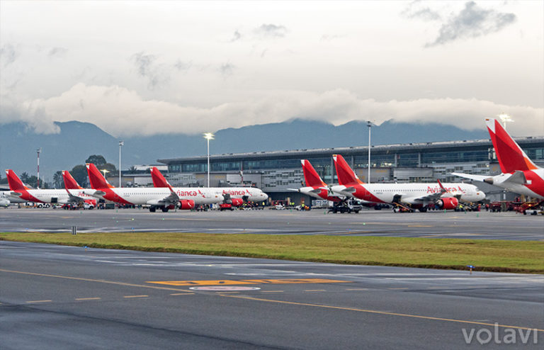 Flota de Avianca en la terminal internacional del Aeropuerto El Dorado de Bogotá.