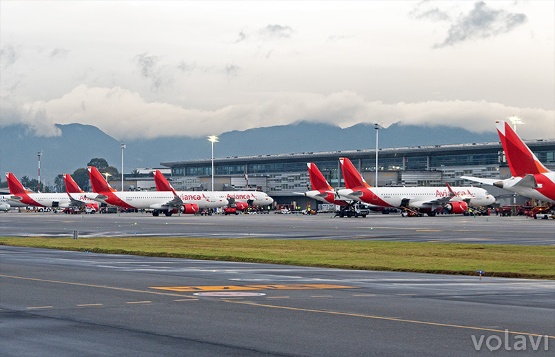 Flota de Avianca en la terminal internacional del Aeropuerto El Dorado de Bogotá.