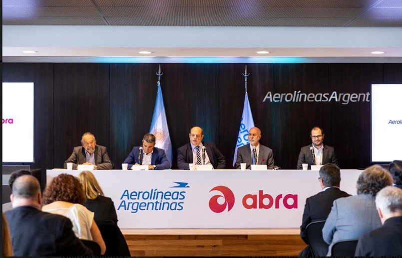 Acuerdo entre Grupo Abra y Aerolíneas Argentinas.