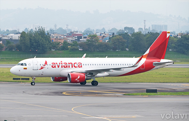 Airbus A320 (N956AV) de avianca con la nueva imagen en Bogotá.