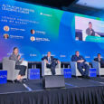 Panel sobre el uso de la inteligencia artificial en la aviación durante el ALTA Forum 2023.