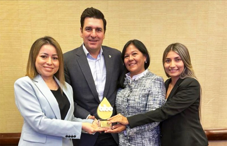 Reconocimiento a LATAM Airlines en los premios BIBO 2023.