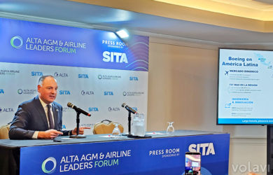 Landon Loomis, director de Boeing para América Latina en rueda de prensa en ALTA Leaders Forum 2023 en Cancún.
