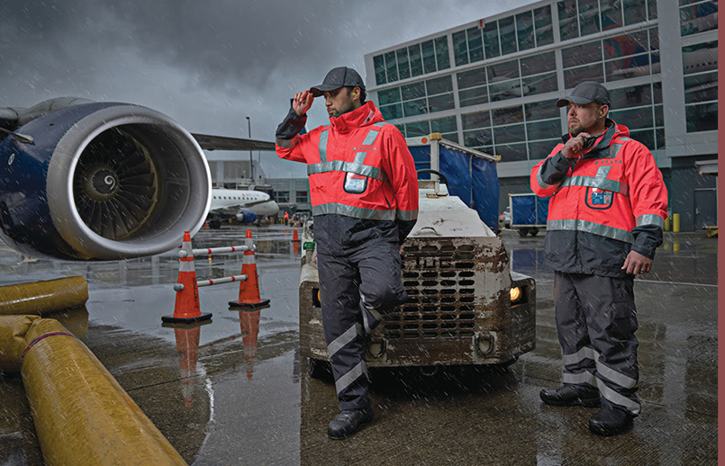 Operación de Delta Air Lines en medio de una tormenta.