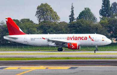 Nuevo livery de avianca en un Airbus A320 de matrícula N954AV, aterrizando en Bogotá.