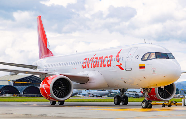 Airbus A320neo de avianca llegando al Aeropuerto El Dorado de Bogotá.