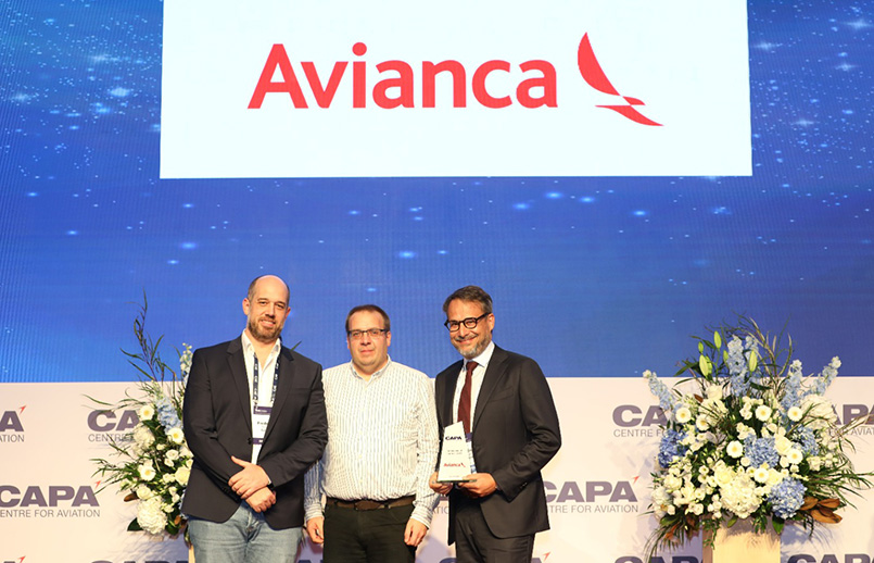 avianca recibe premio como "Airline Turnoround of the Year" en los CAPA Awards 2023.