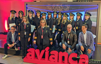 Graduación del primer curso de mujeres piloto de Avianca y presentación del programa de becas.