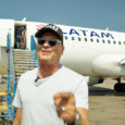 Carlos Vives es la nueva imagen de LATAM Airlines Colombia.