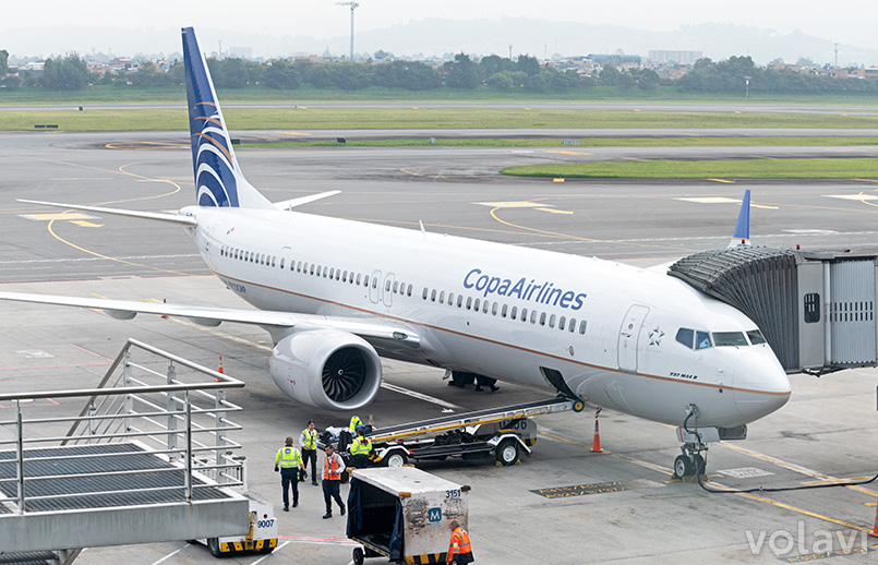 Boeing 737MAX 9 de Copa Airlines en la terminal internacional del Aeropuerto Eldorado de Bogotá.