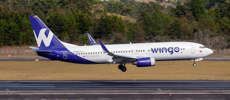 Boeing 737-800 de Wingo aterrizando en el Aeropuerto José María Córdova de Medellín.