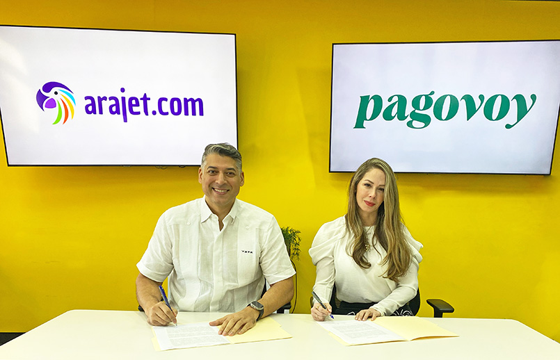 Firma de la alianza entre Arajet y PagoVoy para la compra diferida de tiquetes.