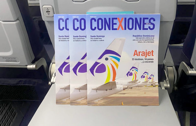 Primer ejemplar de la revista "Conexiones" de Arajet.