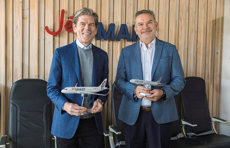 Stephen Johnson y Estuardo Ortiz, miembros de la junta directiva de JetSmart.
