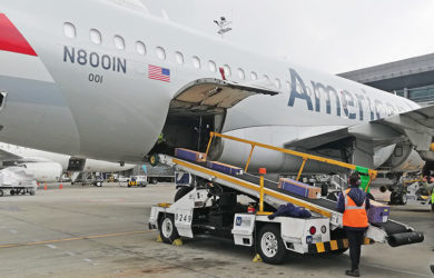 Transporte de flores de American Airlines por San Valentín 2024.